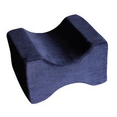 Klín mezikolenní z paměťové pěny 25x20x15cm Rehabilitační pomůcky ARmedical