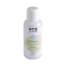 ECO Cosmetics pleťová voda 100 ml   Přírodní pleťová voda s pomerančem a olivami pro jemné a osvěžující čištění pleti. 100 % surovin je přírodního...