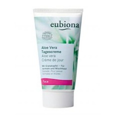 Eubiona denní krém Aloe vera 50 ml   Přírodní denní krém s aloe vera a granátovým jablkem pro normální a smíšenou pleť. Poskytuje pleti hydrataci a...