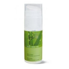 Farfalla Aloe Vera gel Neutral 50 ml   Tento přírodní Aloe vera gel se hodí nejlépe pro každodenní péči. Má silně hydratační vlastnosti. Použití: naneste...