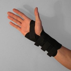 Zápěstní bandáž – propínací C, pravá Rehabilitační pomůcky Regeco