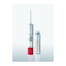 Swissdent Stain Brush bělící pero 2x3 ml   Moderní dvoufázové bělicí pero s aktivátorem a bělícím gelem v elegantním balení připomínajícím kosmetickou rtěnku...